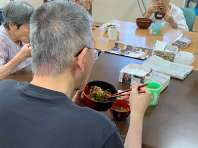 今年も、うなぎ屋たむろ様からおいしい鰻をいただきました！